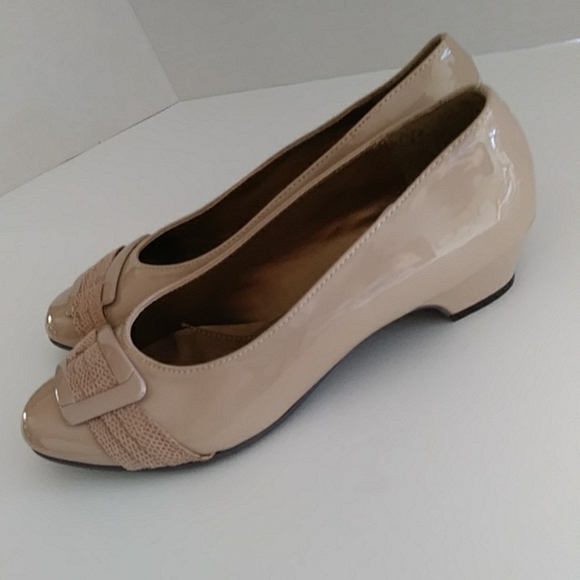 Soft Style Pleated Closed Toe Pumps Heels Shoes 7.5M Tan - Picture 8 of 16